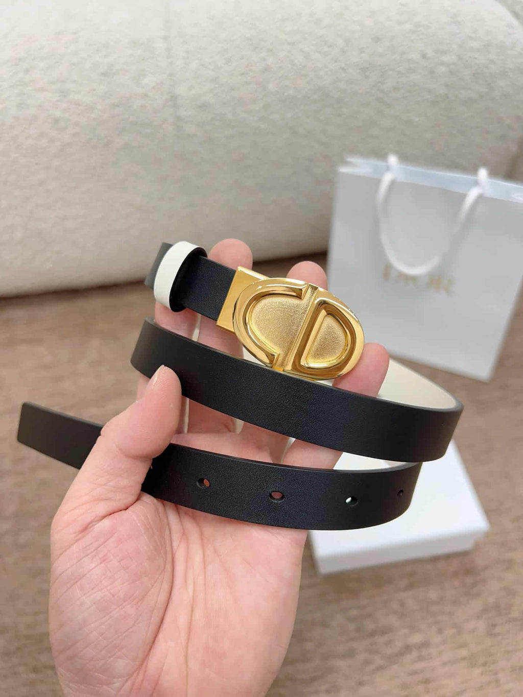Dior Reversible Belt 30 Montaigne in White – DB025