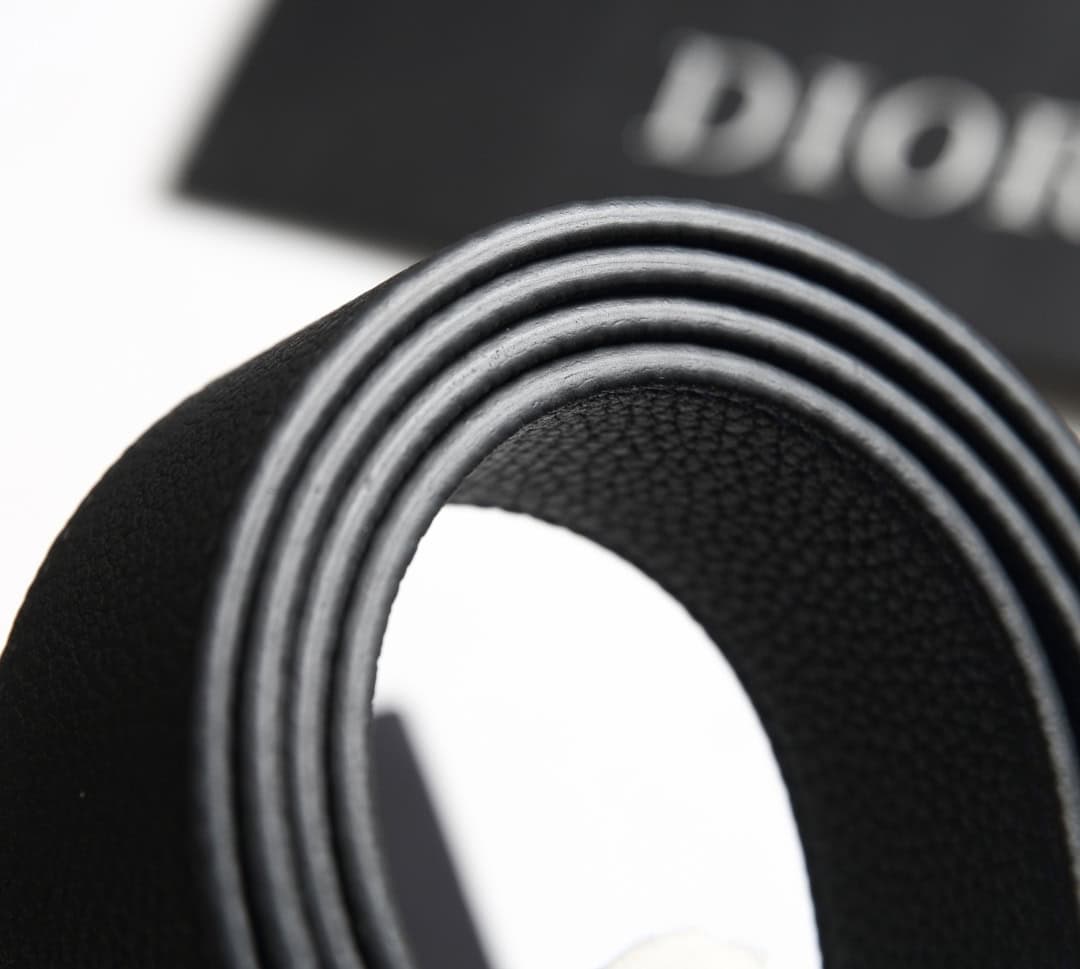 Christian Dior Men Reversible Grained – DB030