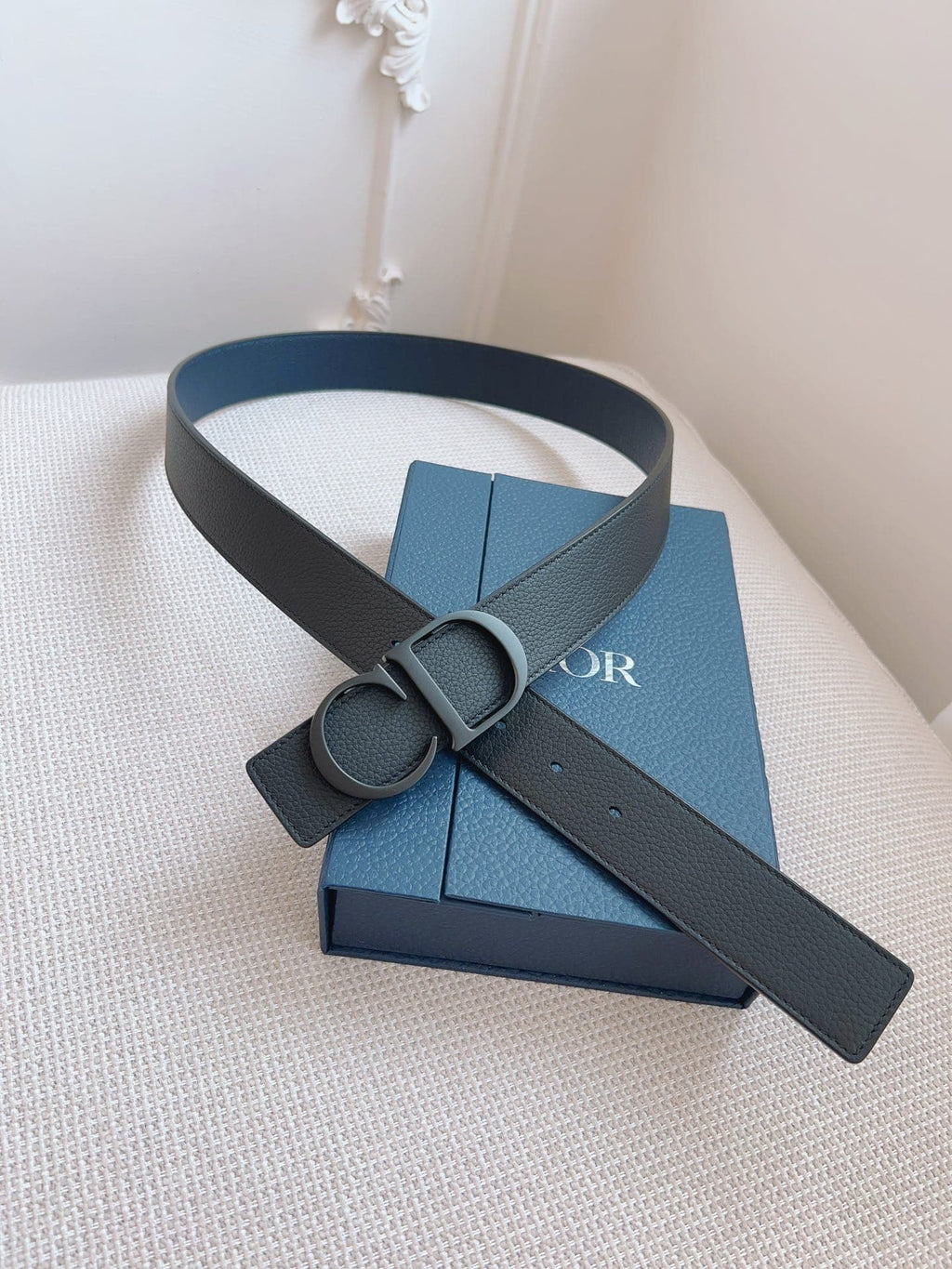 CHRISTIAN DIOR MEN REVERSIBLE GRAINED CALFSKI LEATHER BELT- DB007