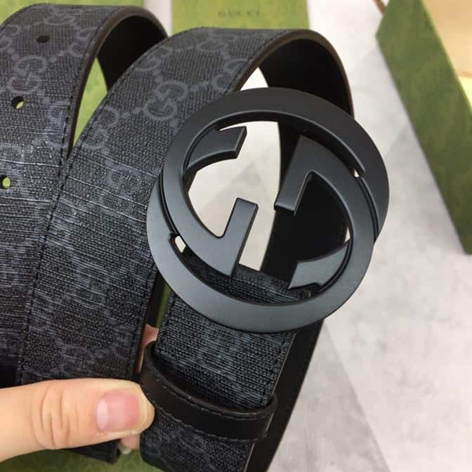 GUCCI MEN’S BLACK GG SUPREME BELT WITH G BUCKLE – GB001