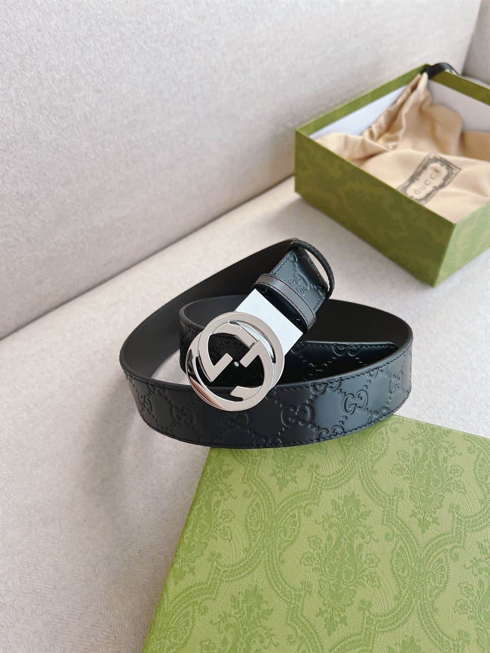 GUCCI REVERSIBLE GUCCI SIGNATURE BELT – GB025