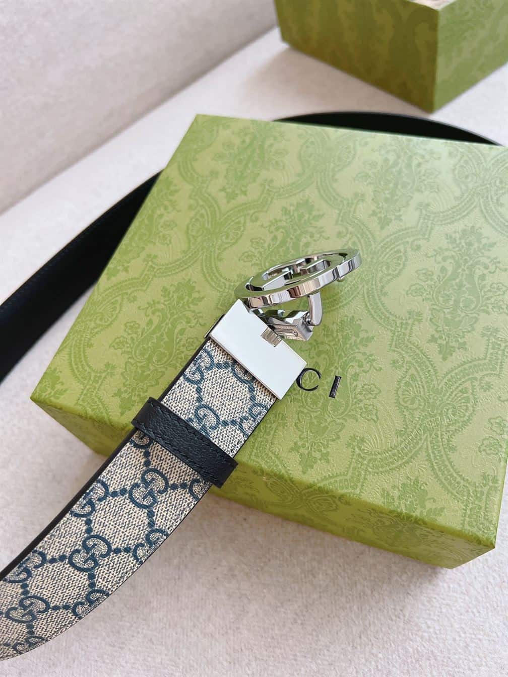 GUCCI SUPREME BELT WITH G BUCKLE – GB012