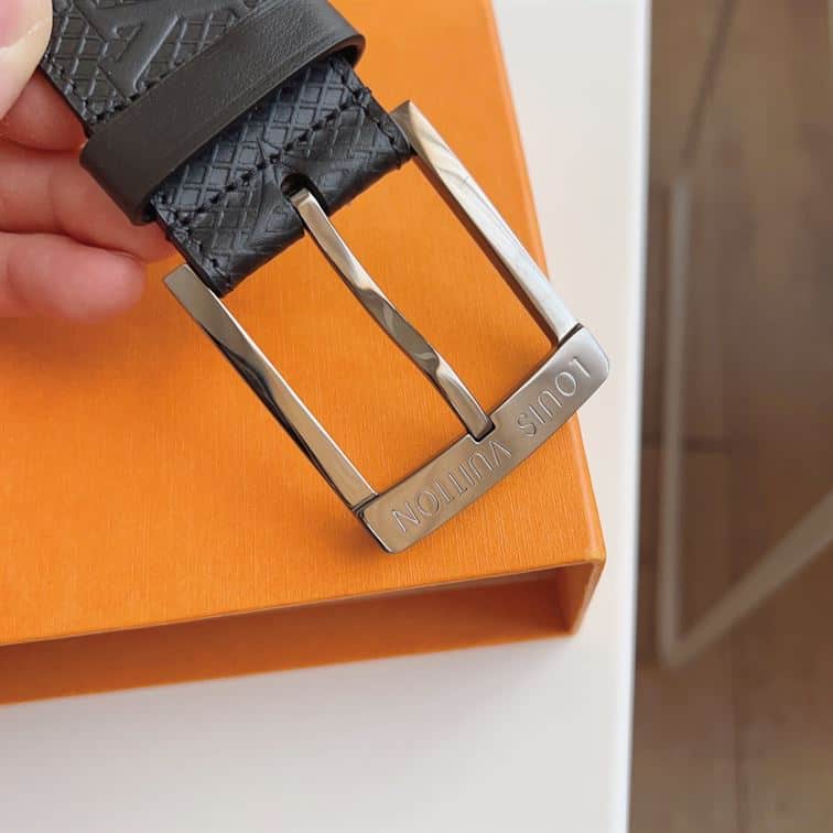 LOUIS VUITTON BELT – LBE044
