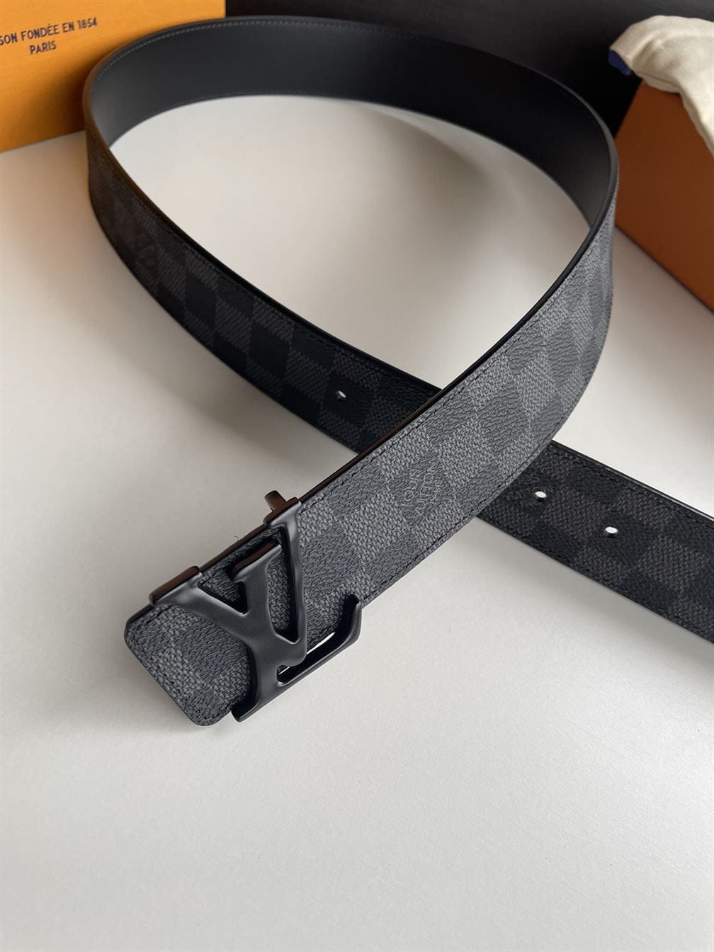 LOUIS VUITTON BELT INITIALES DAMIER GRAPHITE BLACK GREY – LBE019