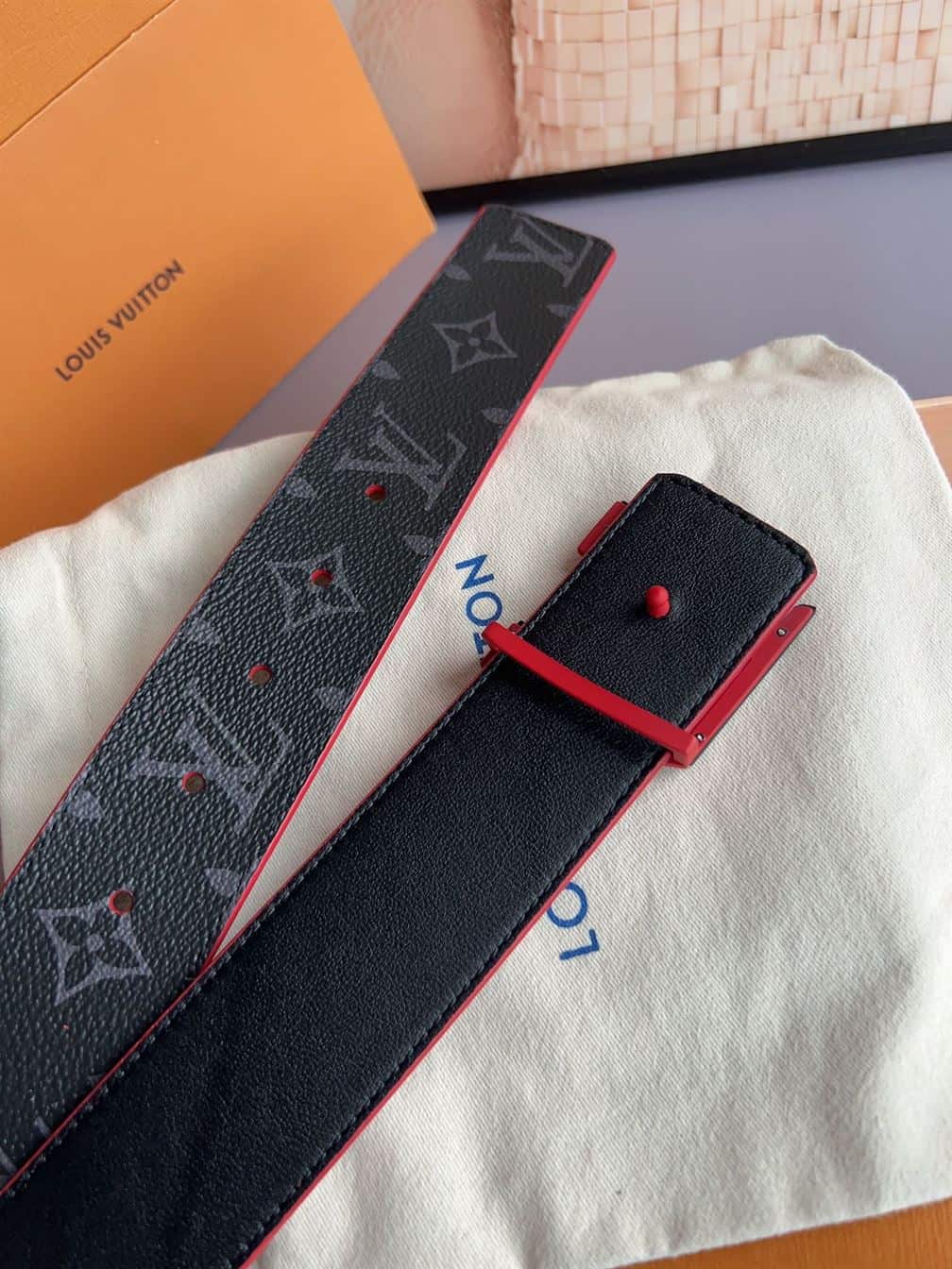 LOUIS VUITTON LV BROKEN 40MM REVERSIBLE BELT – LBE029