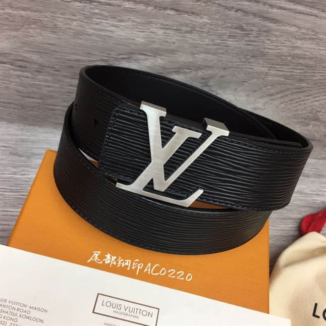 LOUIS VUITTON LV INITIALES 40MM LBE064