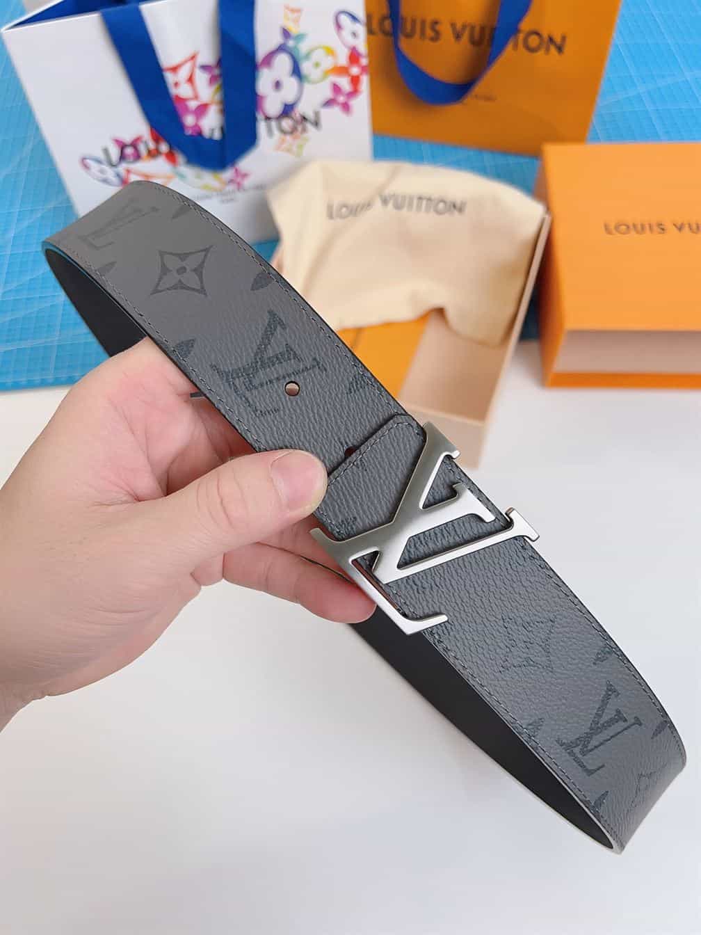 LOUIS VUITTON LV INITIALES 40MM REVERSIBLE BELT – LBE027