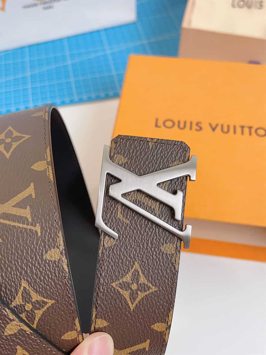 LOUIS VUITTON LV INITIALES 40MM REVERSIBLE BELT – LBE028